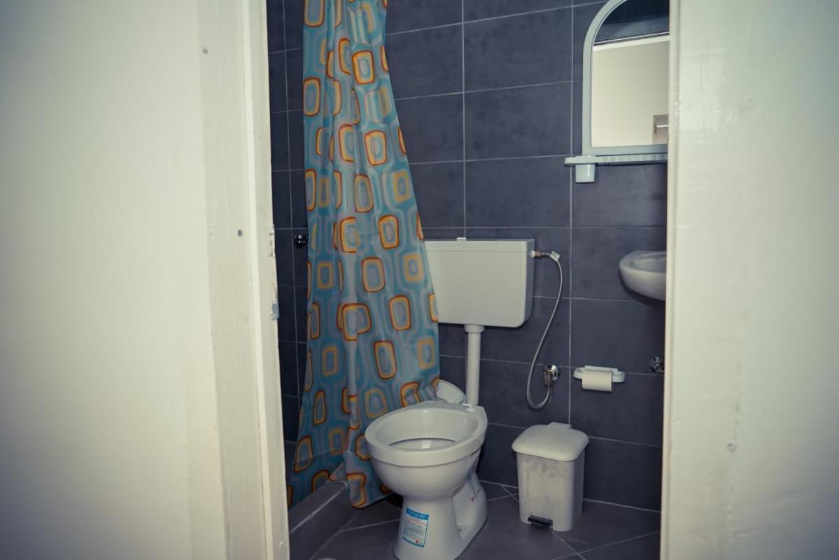 Flora'S Guesthouse 'The Fir Gate' Gjirokastra Kültér fotó