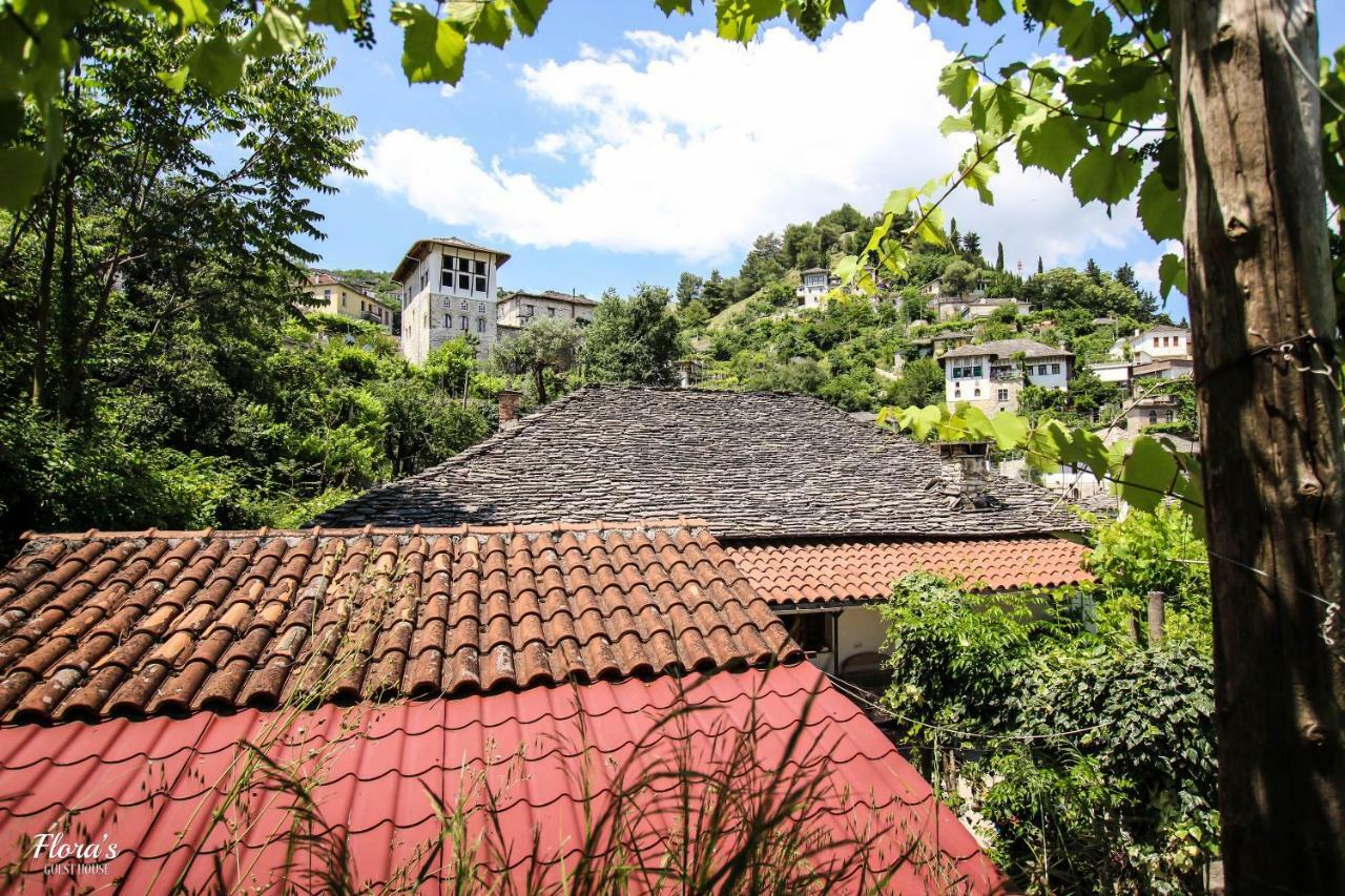 Flora'S Guesthouse 'The Fir Gate' Gjirokastra Kültér fotó