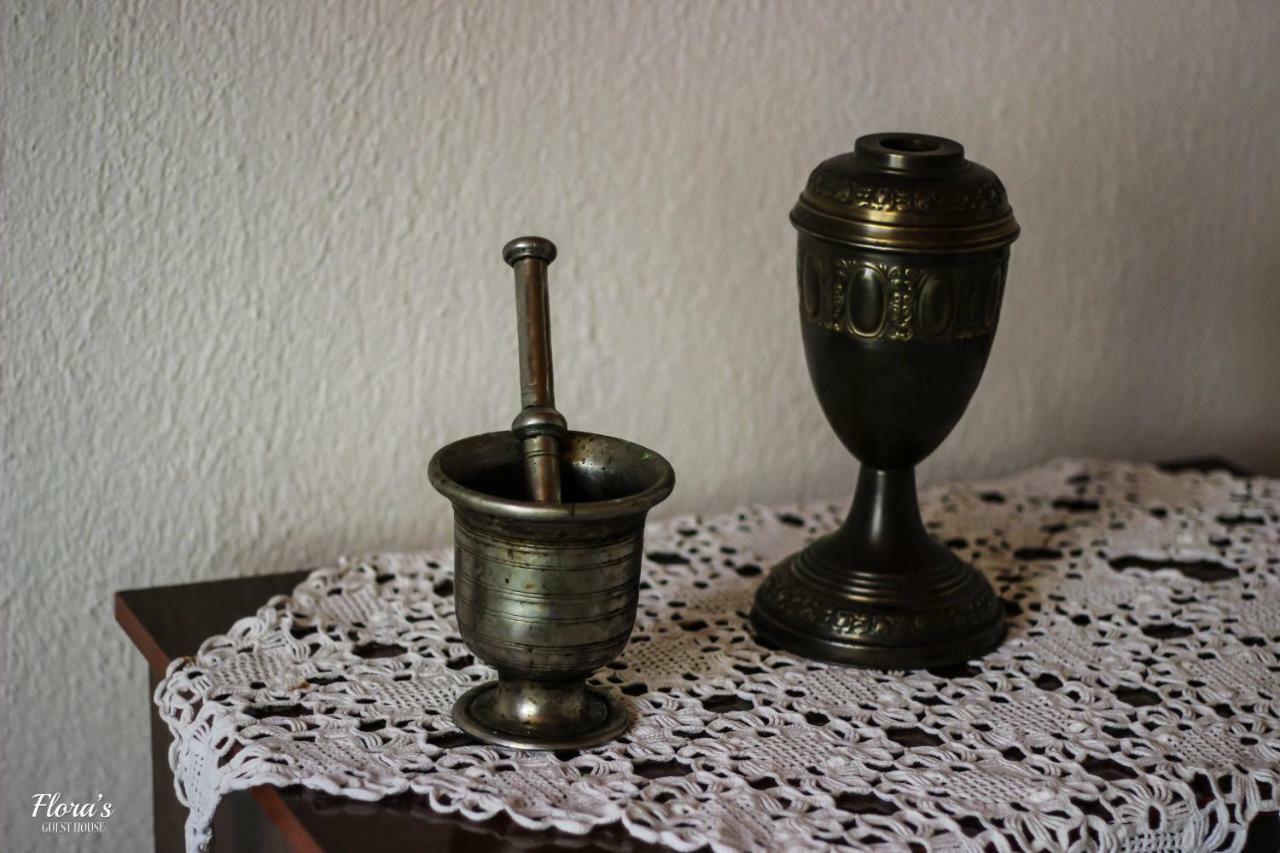 Flora'S Guesthouse 'The Fir Gate' Gjirokastra Kültér fotó